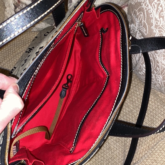 ♠️NWT Dooney & Bourke Rare & Beautiful Hand/Crossbody Bag - Picture 13 of 15
